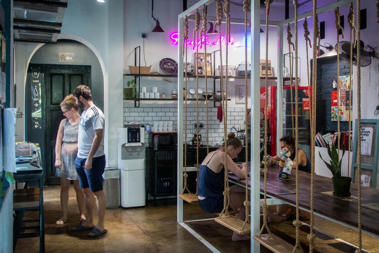 The Brownstone Hostel & Space Ipoh Extérieur photo